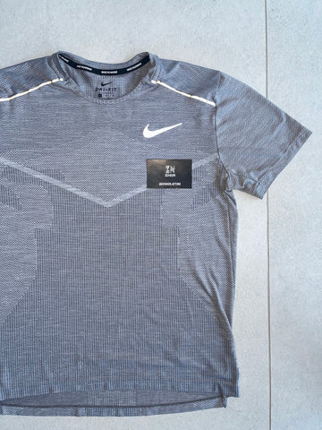 Nike Tech Knit T-Shirt 2.0 - Grey