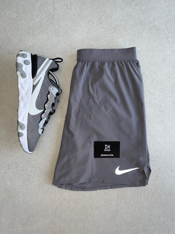 Nike Flex Stride Shorts 1.0 7 inch - Grey