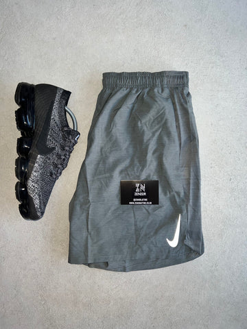 Nike Challenger 2.0 Shorts 7 inch - Grey