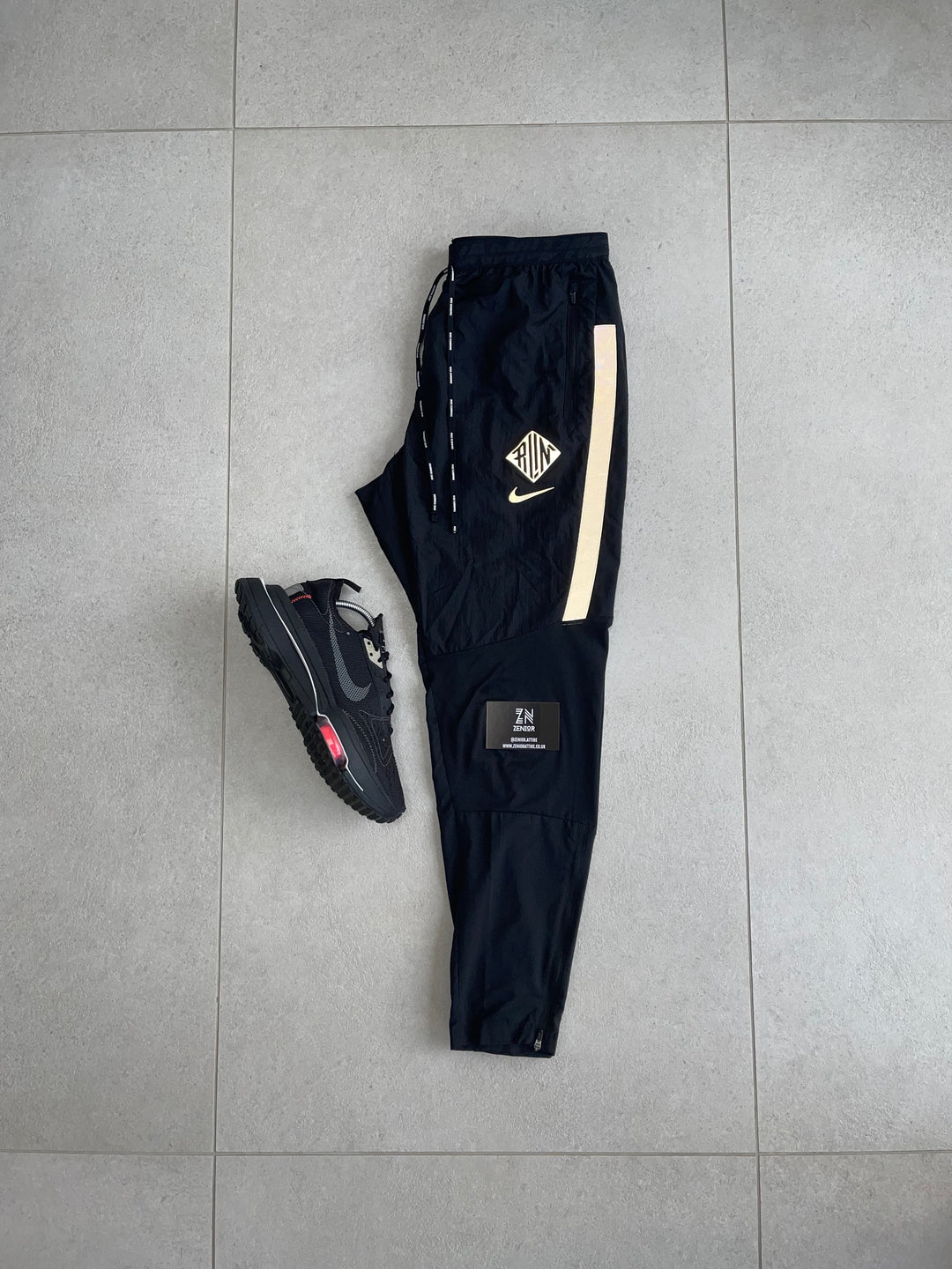 nike wild run trousers